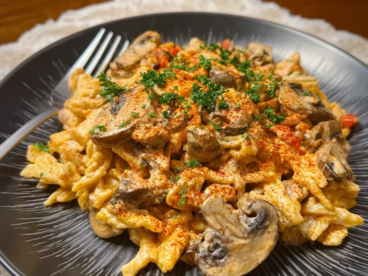 Paprika Spätzle mit Champignons: Vegetarisch & Lecker - Bild 1