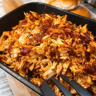 Saftiges Pulled Chicken: Zart aus dem Backofen